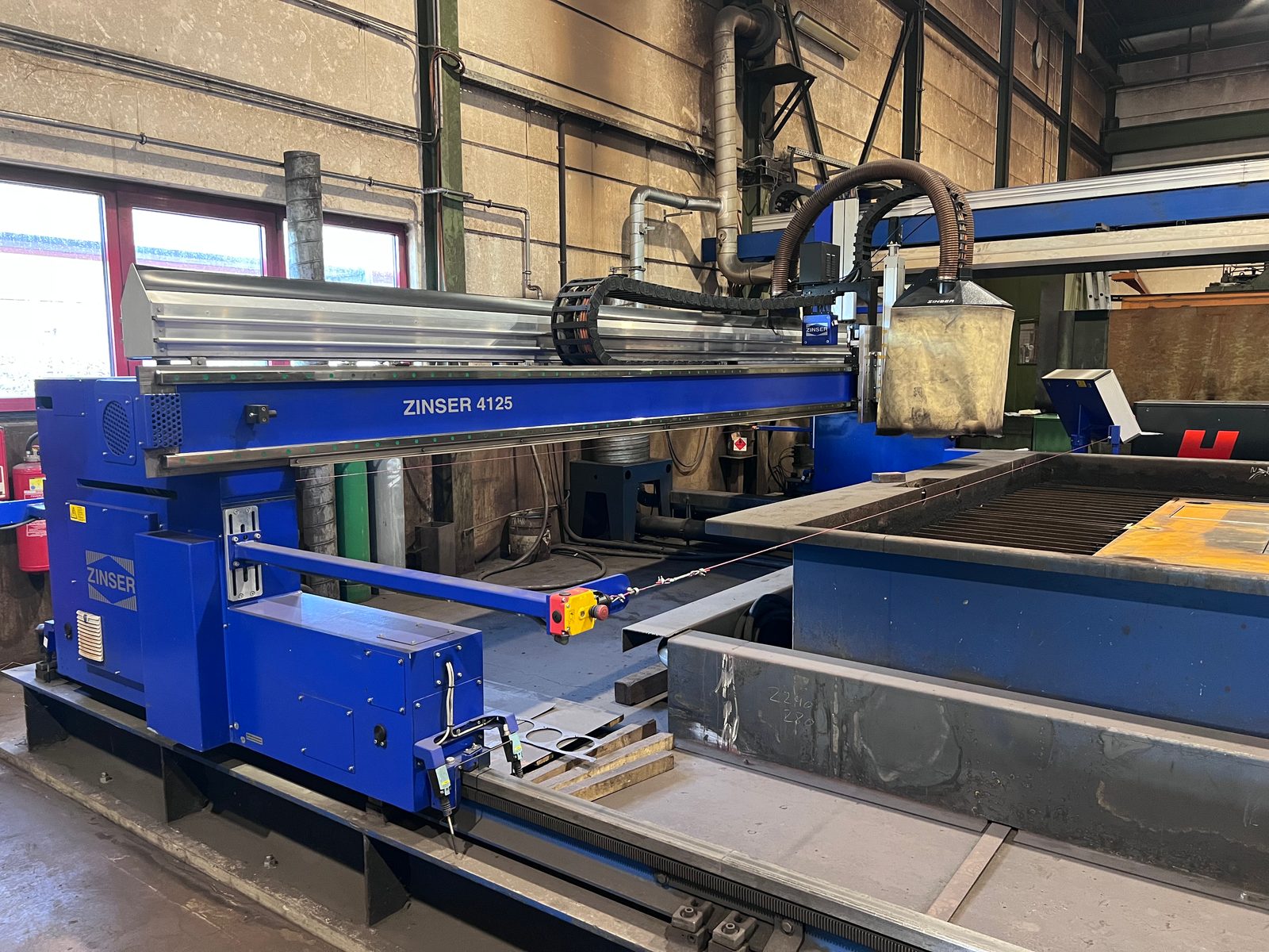 CNC-plasmaskæringsanlæg under vand til flammeskæring og faseskæring, 8.000 x 2.500 mm – CNC plasmaskæring Hardox lønproduktion Bock