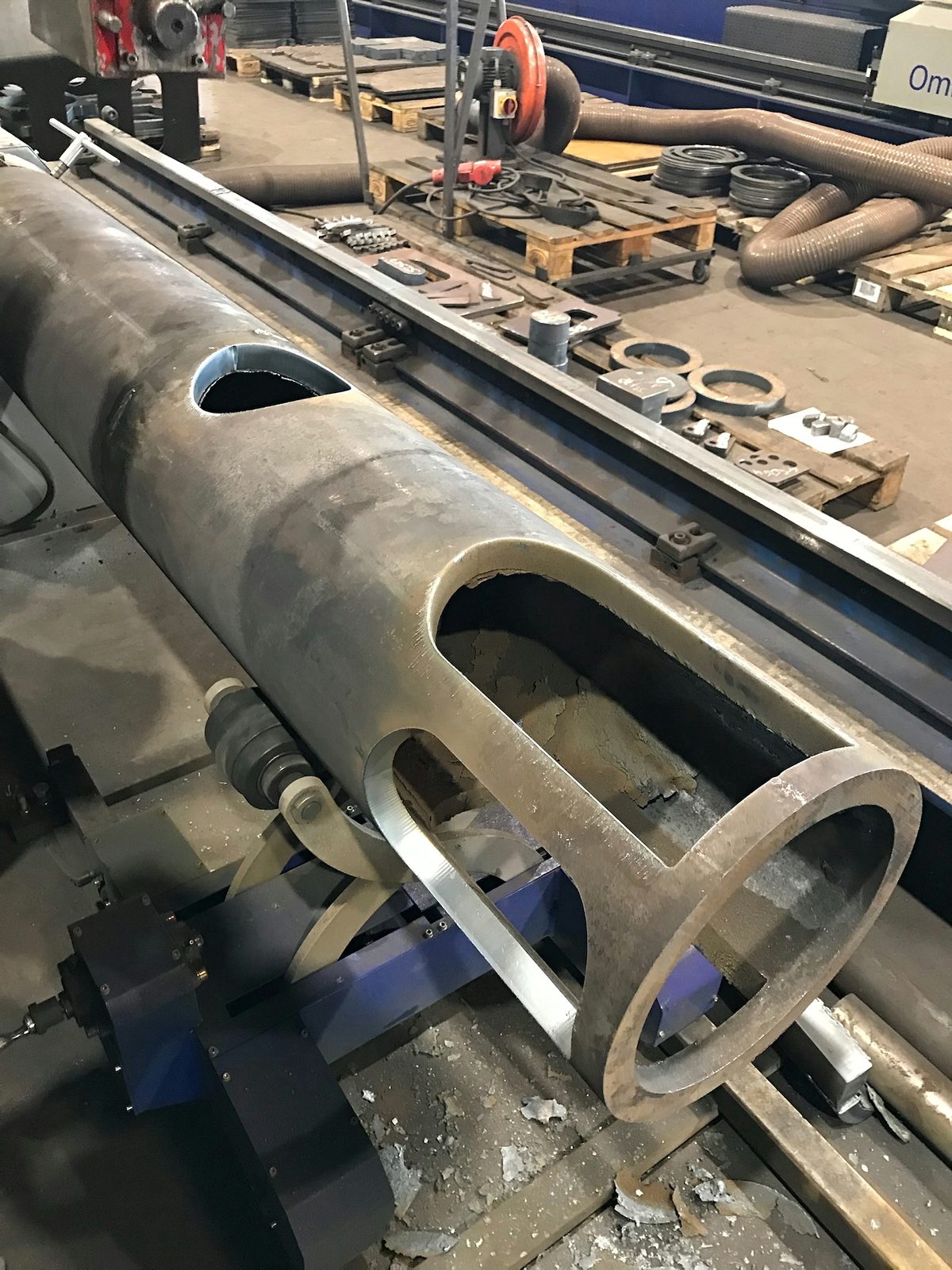 3D CNC Plasmaschneiden – Rohrausschnitt an dickwandigem Stahlrohr mit Sägezuschnitt, Lohnfertigung Bock Maschinenbau Lorch