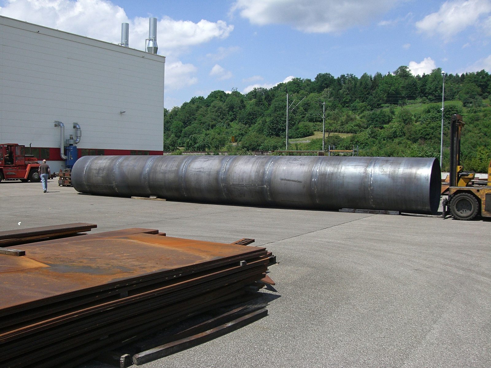 Rohrfertigung durch Walzen und Dreipunktbiegung mit Unterpulverschweißen im XXL-Metallbau – UP-Schweißen Unterpulver Lohnfertigung Bock Lorch
