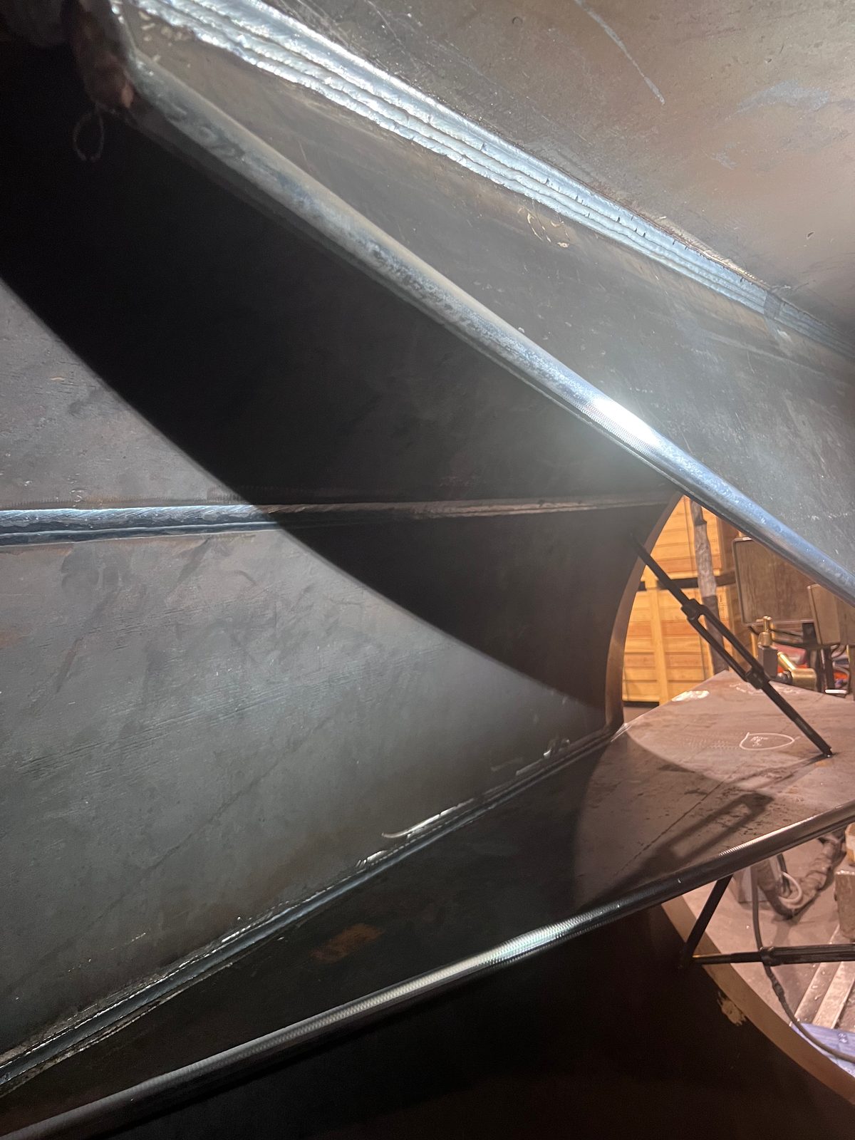 Schweißbaugruppen DIN EN 1090-2 EXC3 – handgeschweißte MAG-Kehlnähte an den Blechanschlüssen einer Großbaugruppe, Bock Maschinenbau Lorch