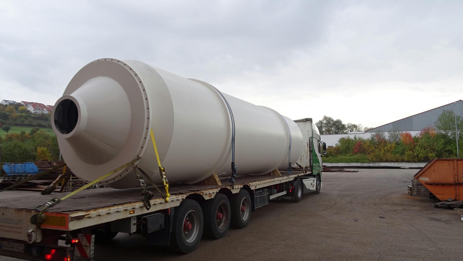 Sondertransport und Schwertransport von Industrieanlagen im Behälterbau und Logistik – Sondermaschinenbau Anlagenbau Bock Maschinenbau Lorch