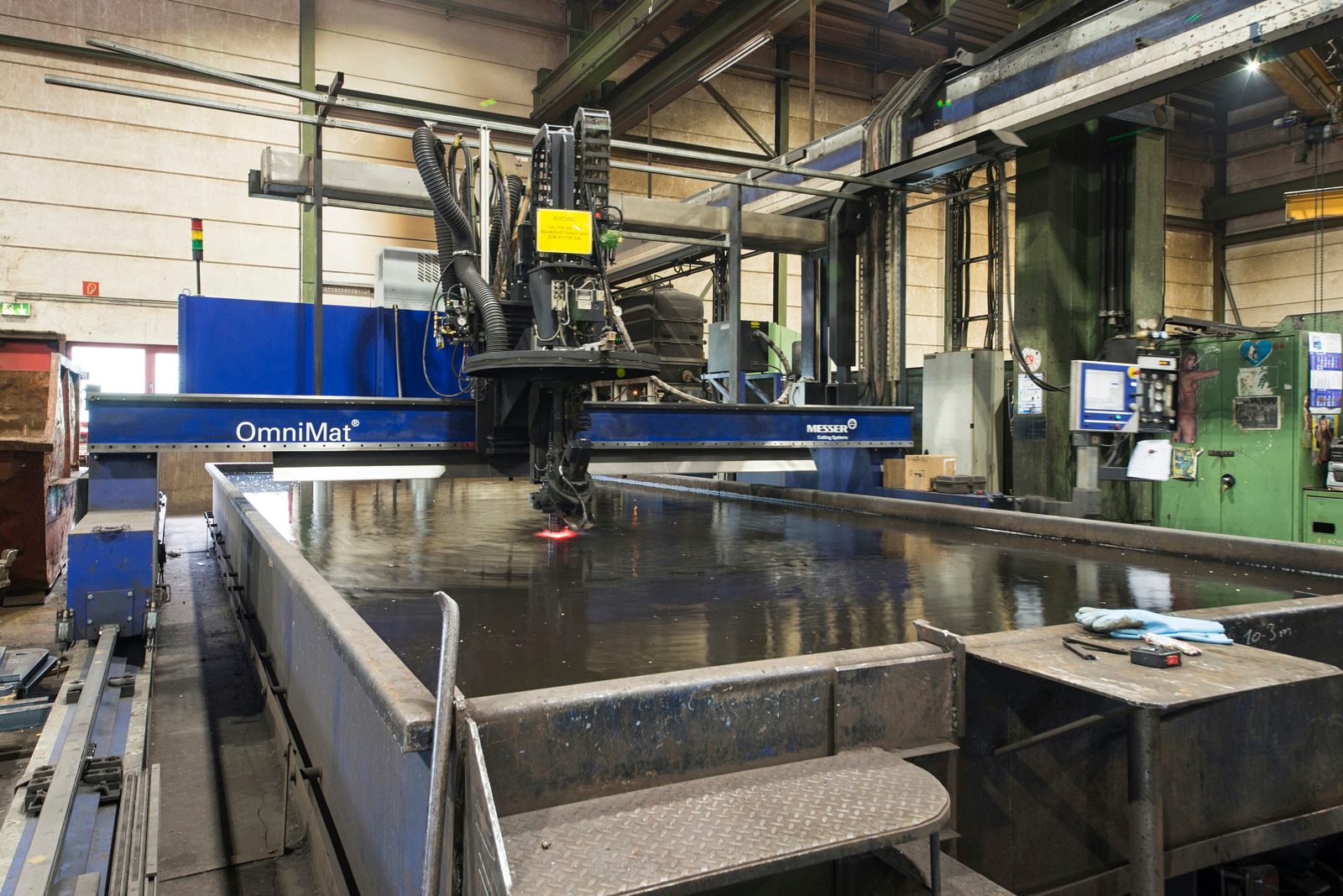 CNC plasma cutting of Hardox in contract manufacturing – Zinser – for sections, beams and tubes