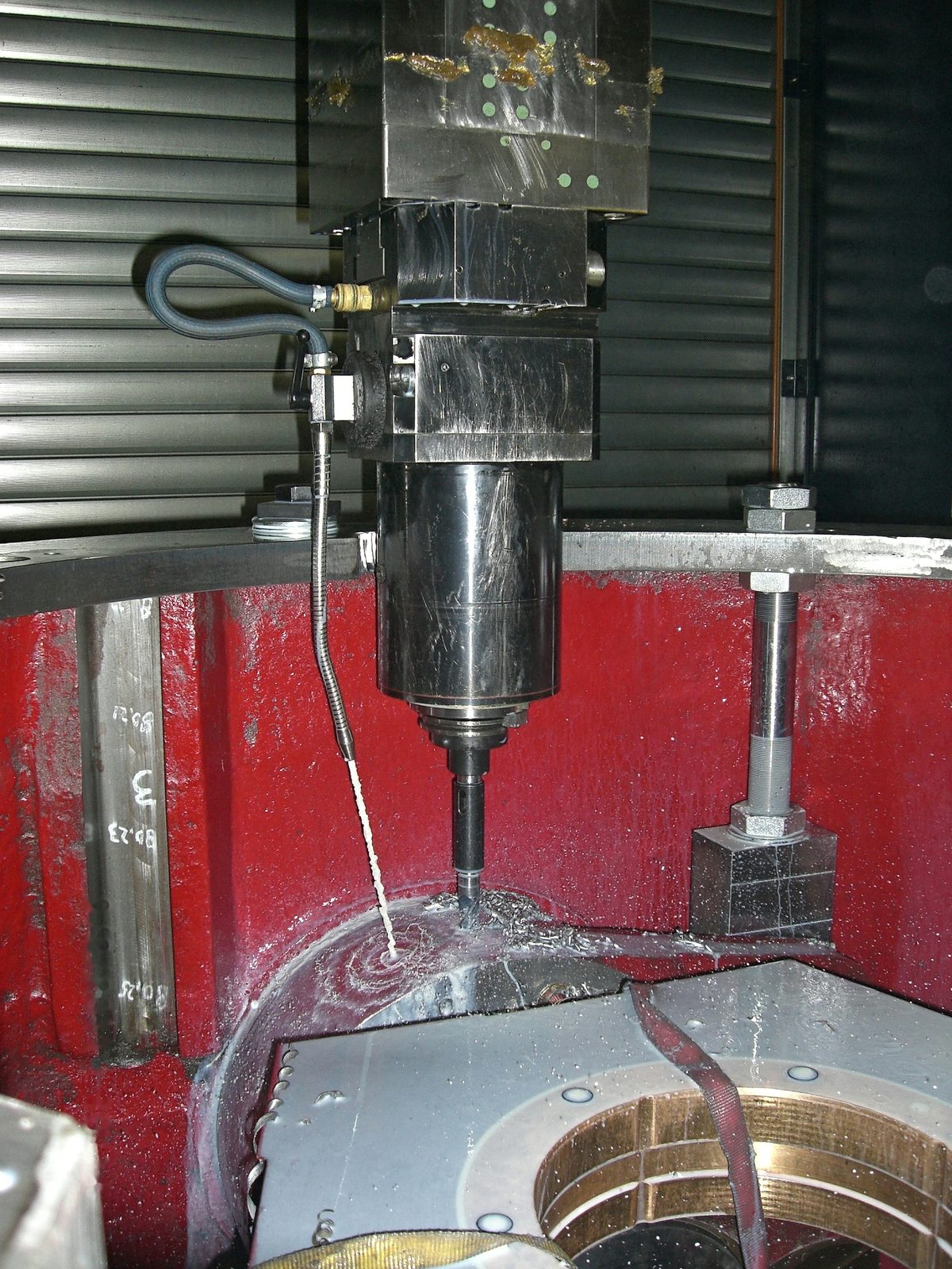 Drilling and tapping in contract manufacturing – for turned and milled parts