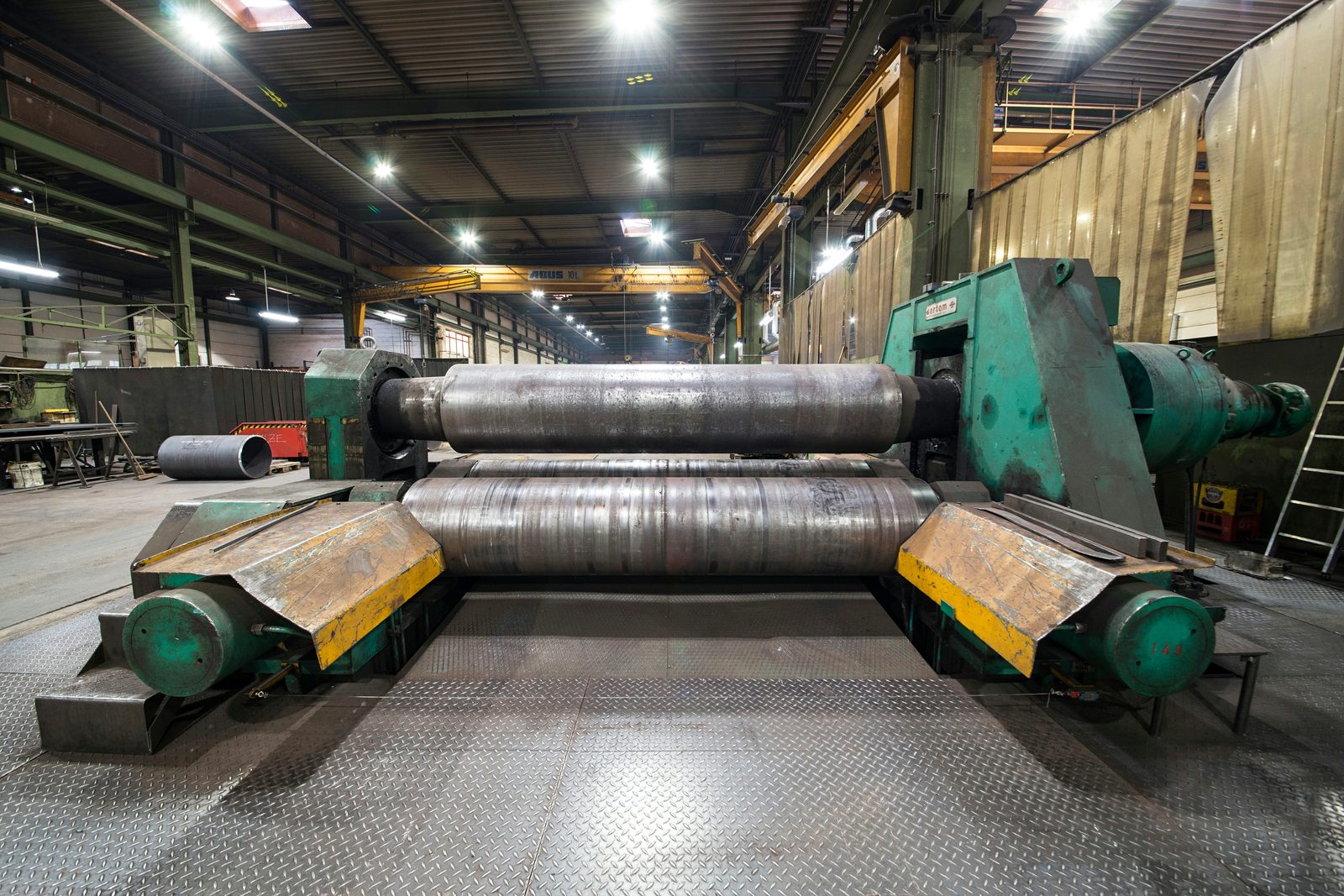 Sertom 3-roll plate rolling machine rolling and forming steel plate up to Ø 8,000 mm and 120 mm thick – cold forming in structural steelwork