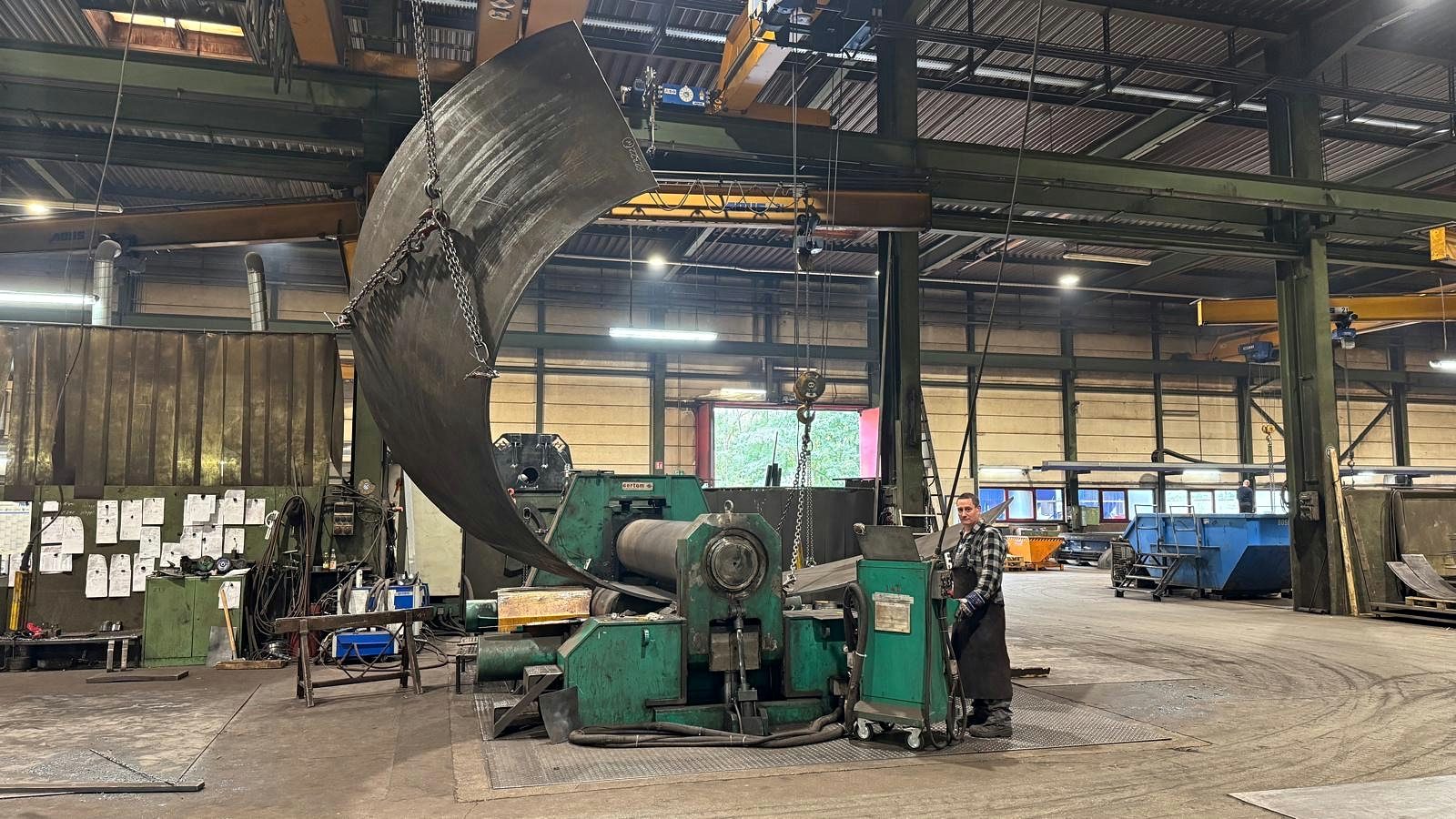 Calandrado de chapa de gran formato – cono de acero S355 por conformado en frío por encargo en Bock