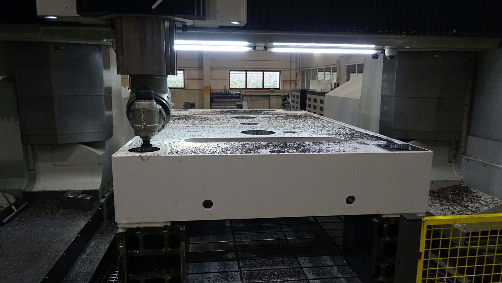 XXL dimensioni nella tecnologia asportazione truciolo: 50 tonnellate peso unitario durante completo fornitore conto terzi – Hardox CNC Bock Lorch