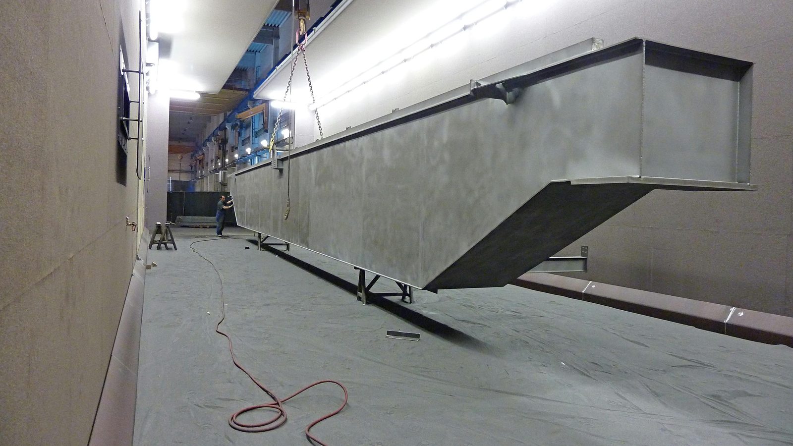 Grote straalcabine 25.000 × 6.000 × 7.000 mm voor stralen en korundstralen – stralen Sa 2,5 loonproductie Bock Maschinenbau Lorch