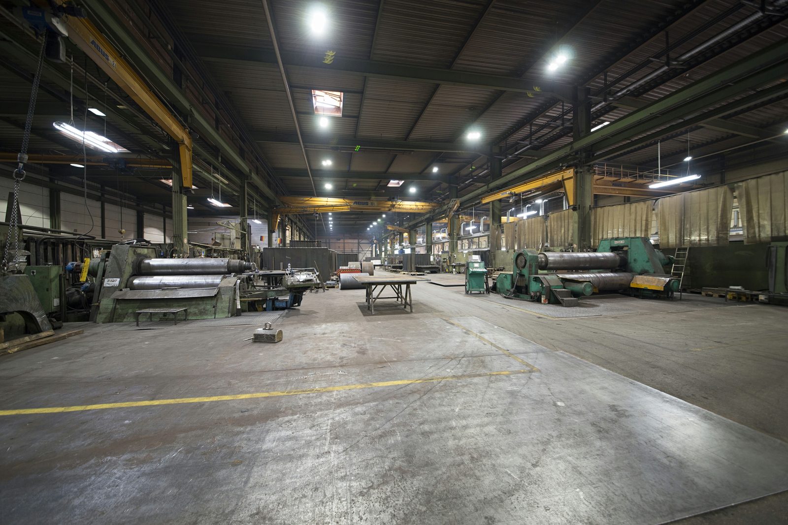 Werkhal voor speciale machinebouw en staalbouw in het machinepark – CNC bewerking van grote onderdelen bij Bock Maschinenbau GmbH Lorch