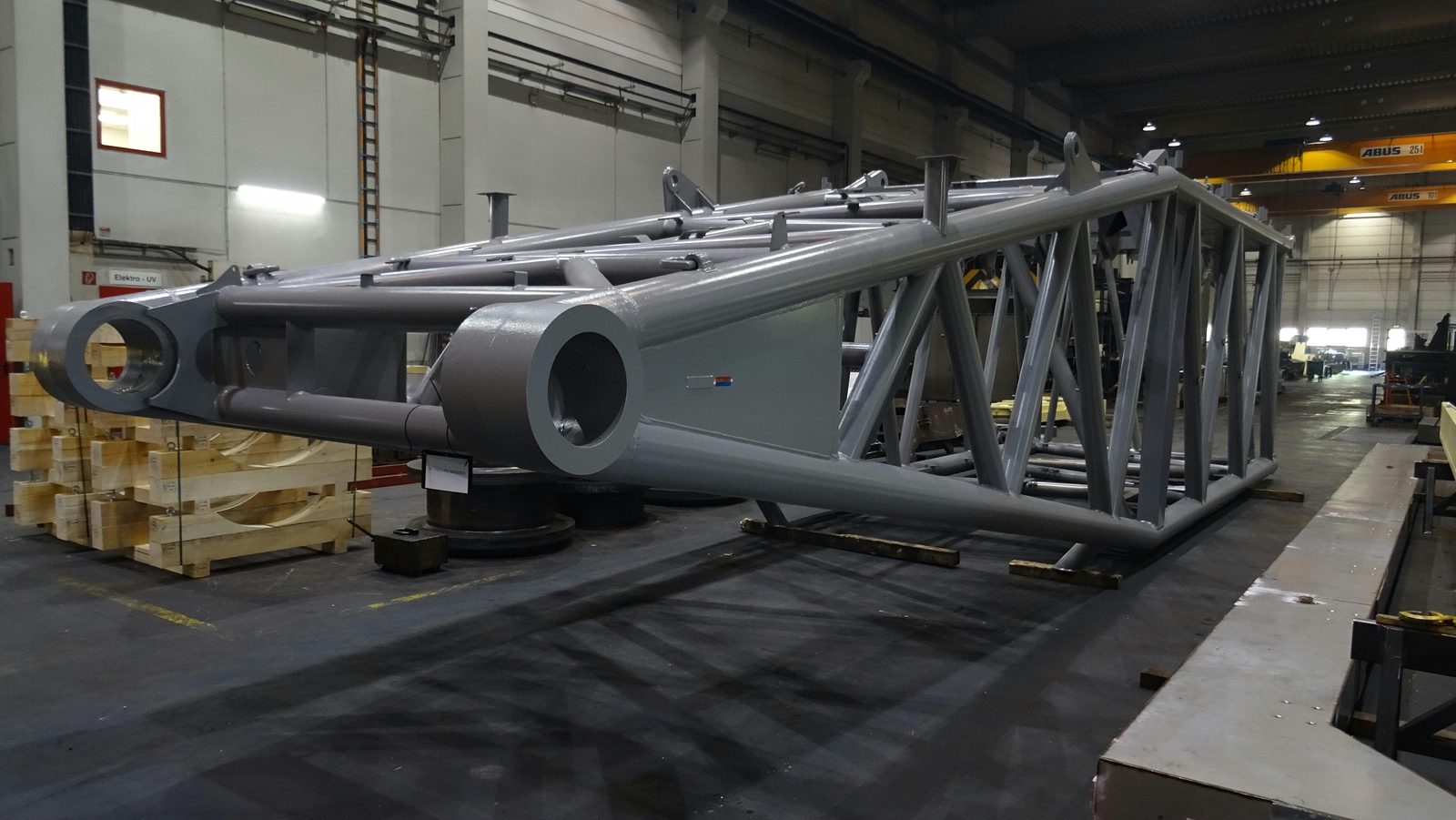 Budowa maszyn specjalnych z certyfikowanego zakladu spawalniczego z mechaniczna obrobka stalowych czesci wielkoformatowych do 50 t