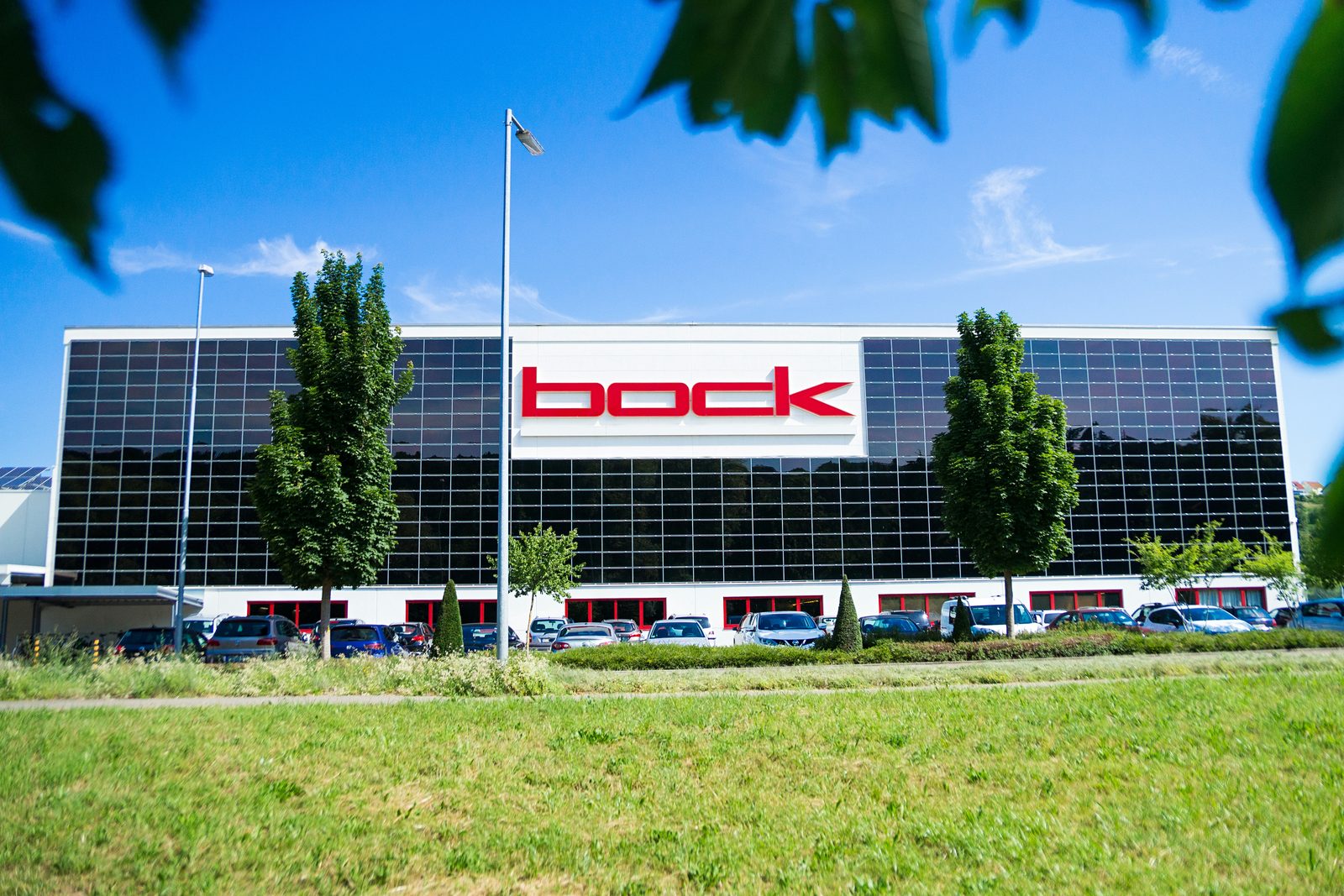 Hala produkcyjna Bock Maschinenbau GmbH do konstrukcji stalowych, produkcji kontraktowej i budowy maszyn specjalnych – Lorch