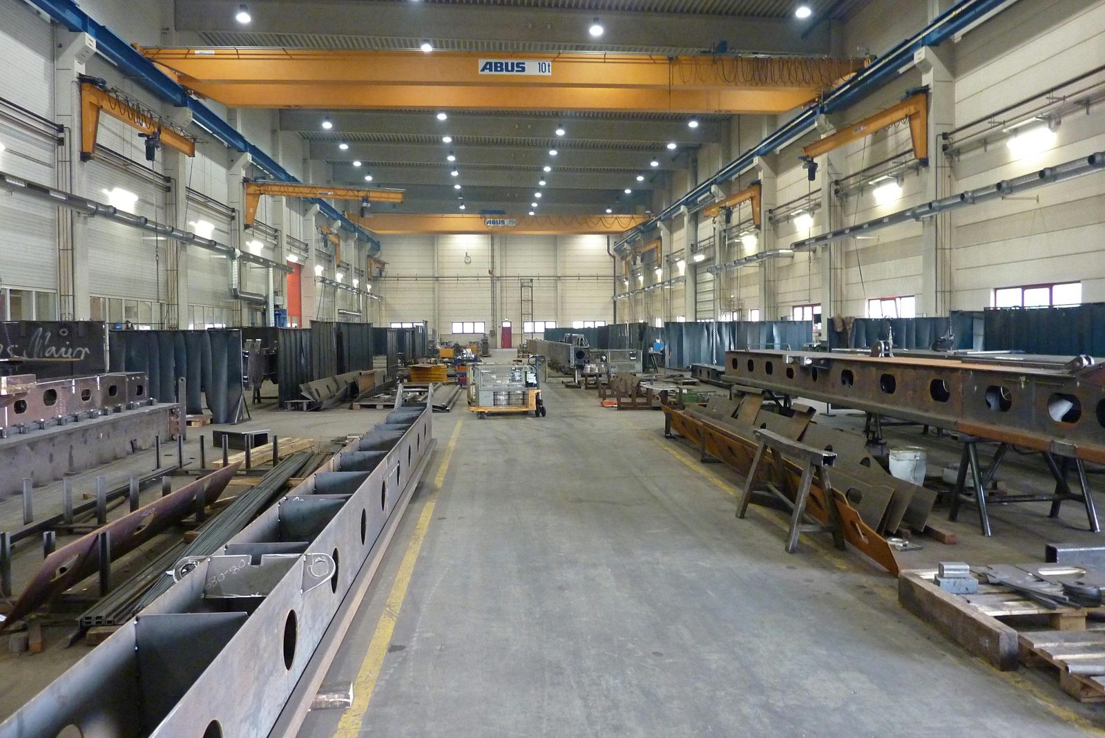 Hala fabricant complet cu sudare și vopsire – Producție în regim de lohn construcții metalice construcția de mașini speciale