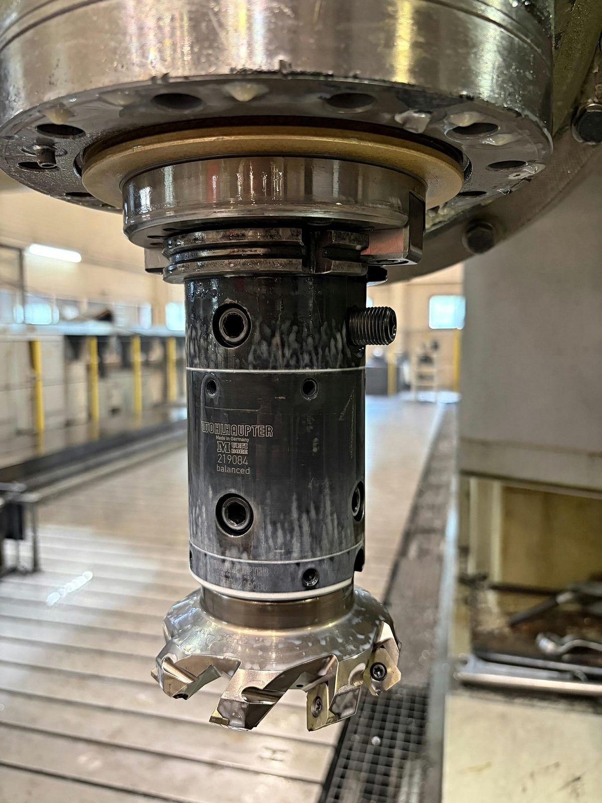 Freză în centrul de frezare în 5 axe în timpul prelucrării CNC – Bock Maschinenbau, Lorch