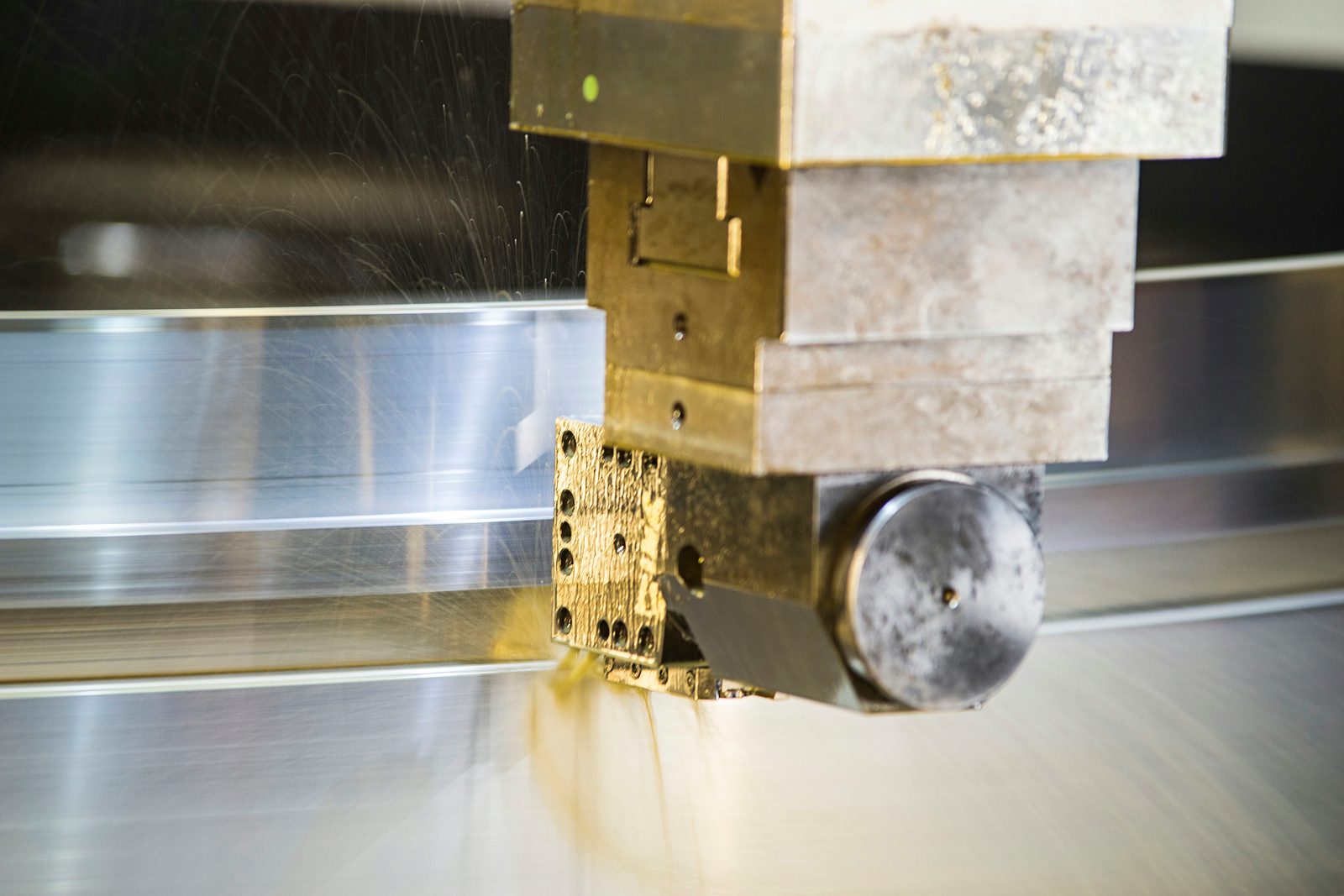 Boruların, flanşların, halkaların, gövdelerin ve tankların karusel tornalanması – karusel tornalama ağır parçalar fason imalat Bock Maschinenbau