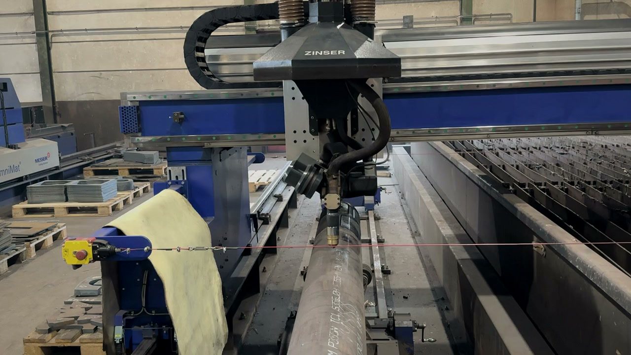 Bock Maschinenbau Lorch 的生产链 — 从等离子切割到工业涂装